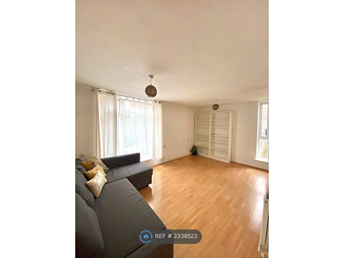 1 Bedroom Flat To Rent In Mullet Gardens, London, E2