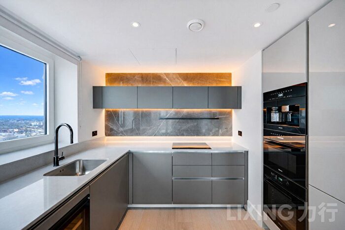 3 Bedroom Flat To Rent In Cascade Way, White City, W12