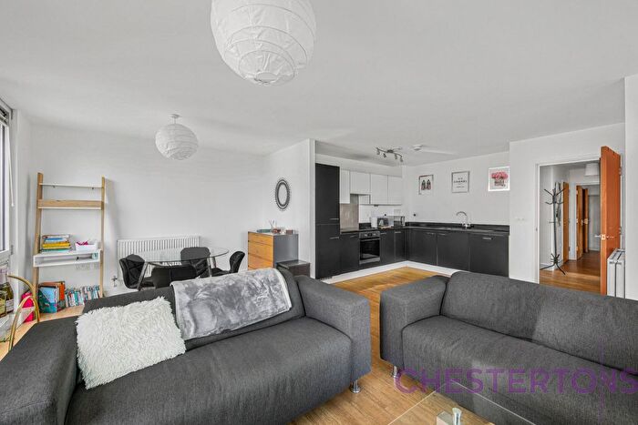 3 Bedroom Flat To Rent In Devons Road, Bromley-By-Bow, E3