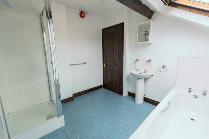 5 Bedroom House To Rent In Milton Street, S3