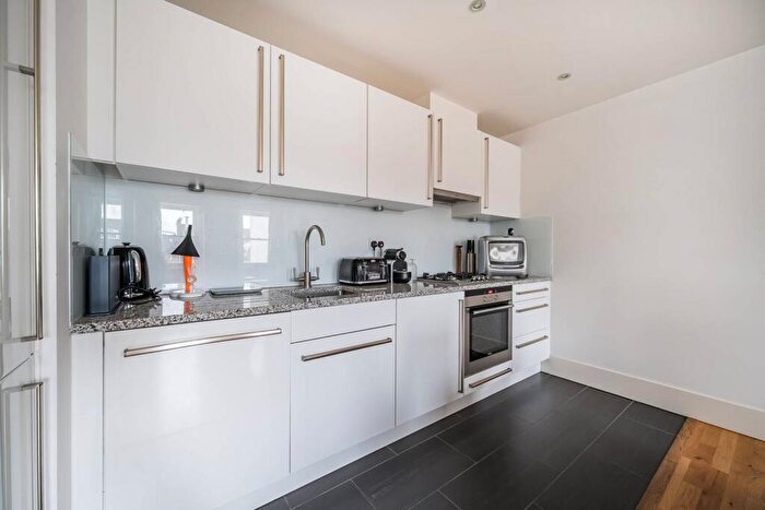 1 Bedroom Flat For Sale In Kings Terrace, Camden Town, London, NW1