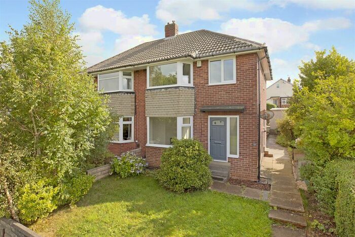 3 Bedroom Semi-Detached House To Rent In Tinshill Lane, Cookridge, LS16