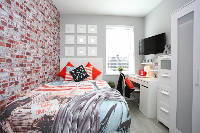 Studio To Rent In Reginald Street, Luton, Bedfordshire, LU2