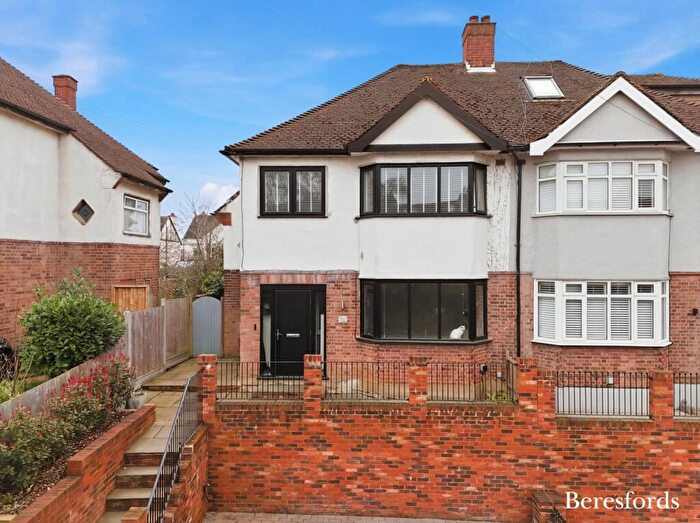 3 Bedroom Semi-Detached House For Sale In High Street, Brentwood, CM14
