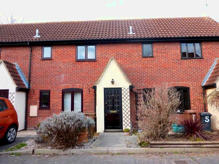 1 Bedroom Property To Rent In Hillside Mews, Chelmsford, CM2
