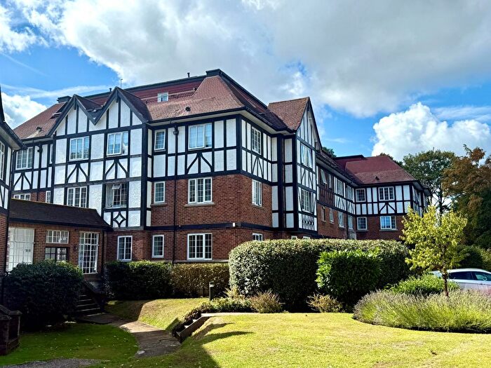 2 Bedroom Flat To Rent In Millbrook Road East, Southampton, Hampshire, SO15