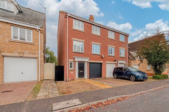 4 Bedroom Town House To Rent In Stirling Road, Norwich, NR6