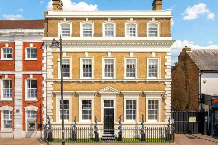 7 Bedroom End Of Terrace House To Rent In High Street, Hoddesdon, Hertfordshire, EN11