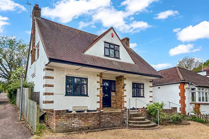 3 Bedroom Detached House For Sale In Tolmers Road, Cuffley, EN6