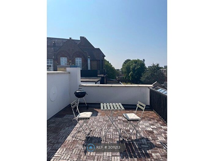 1 Bedroom Flat To Rent In Queens Park, London, W10