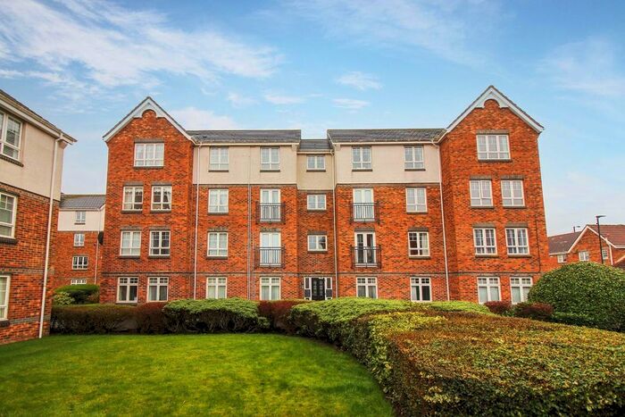3 Bedroom Flat To Rent In Beachborough Close, North Shields, NE29