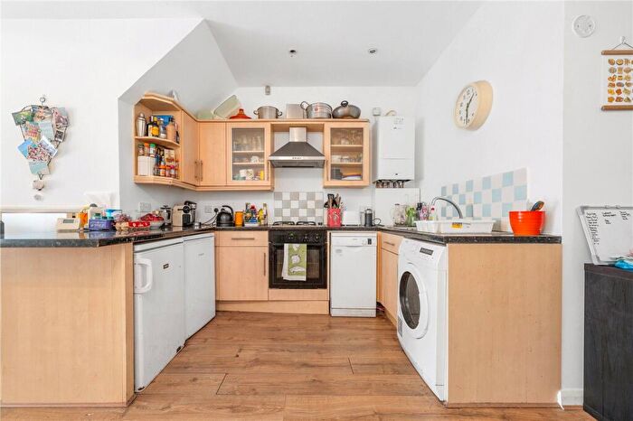 1 Bedroom Apartment For Sale In Bellenden Road, Peckham Rye, London, SE15