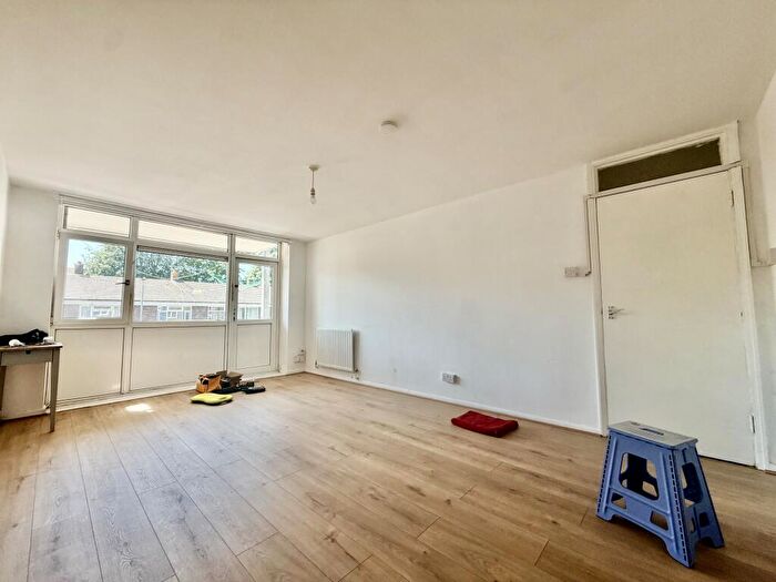 3 Bedroom Flat To Rent In Clarendon Street, Portsmouth, PO1