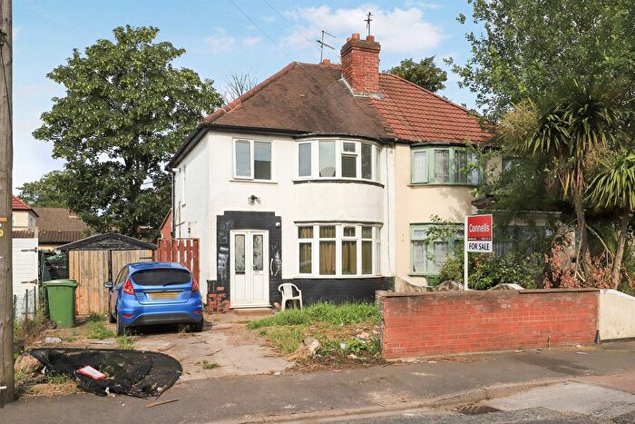 3 Bedroom Semi Detached House For Sale In Showell Road, Bushbury, Wolverhampton, WV10