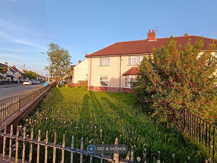 4 Bedroom Semi-Detached House To Rent In Hornby Grove, Hull, HU9