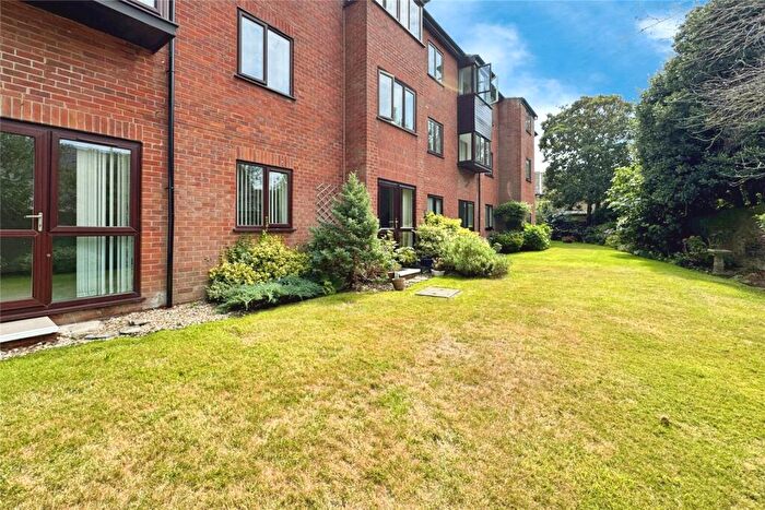 1 Bedroom Flat For Sale In Purewell, Christchurch, Dorset, BH23