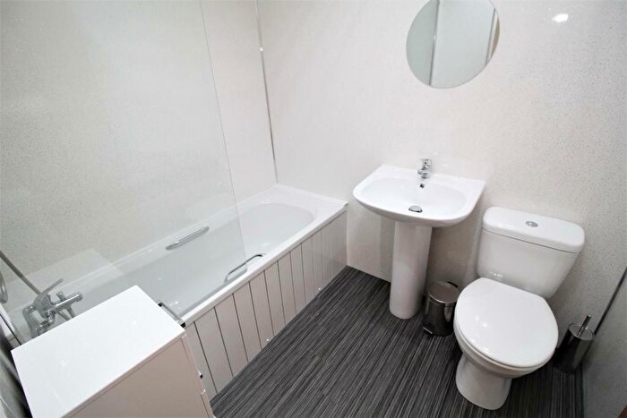 2 Bedroom Apartment To Rent In Blanefield Gardens, Glasgow, G13