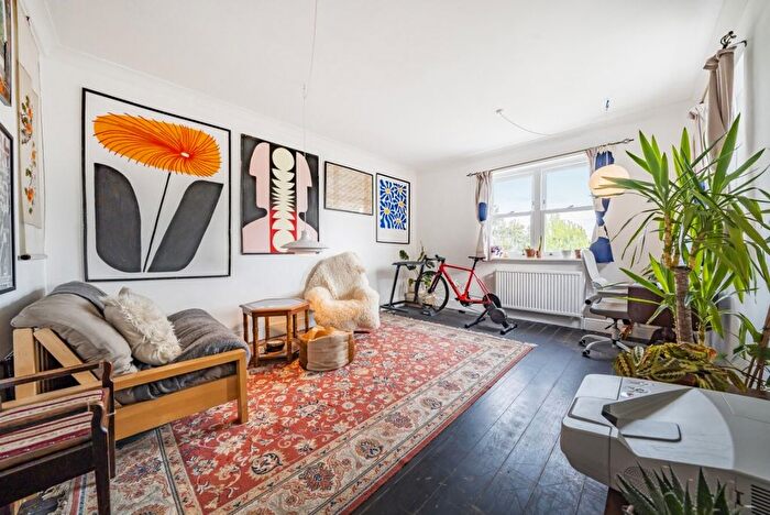 1 Bedroom Flat For Sale In Worple Road, Wimbledon, London, SW19