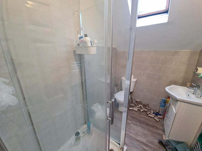 12 Bedroom House To Rent In Grosvenor Road, Leeds, LS6