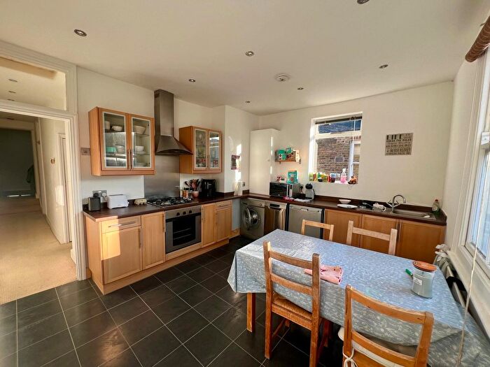 2 Bedroom Maisonette To Rent In Mantilla Road, London, SW17