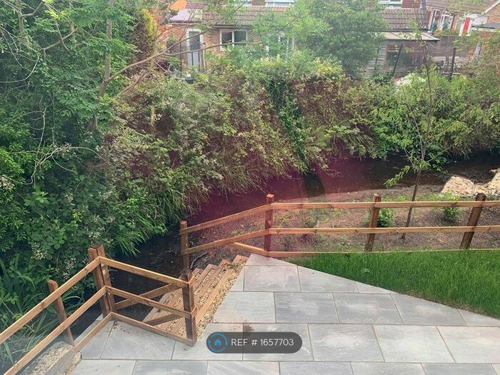 2 Bedroom Flat To Rent In Guildford Road, Bagshot, GU19