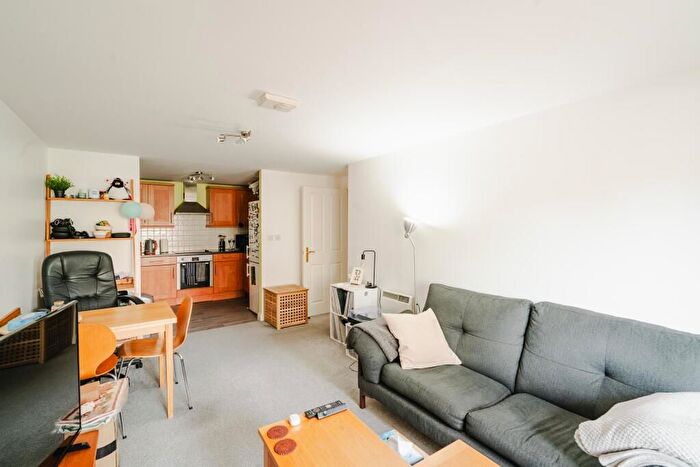 2 Bedroom Flat For Sale In Stockport Road, Manchester, M13