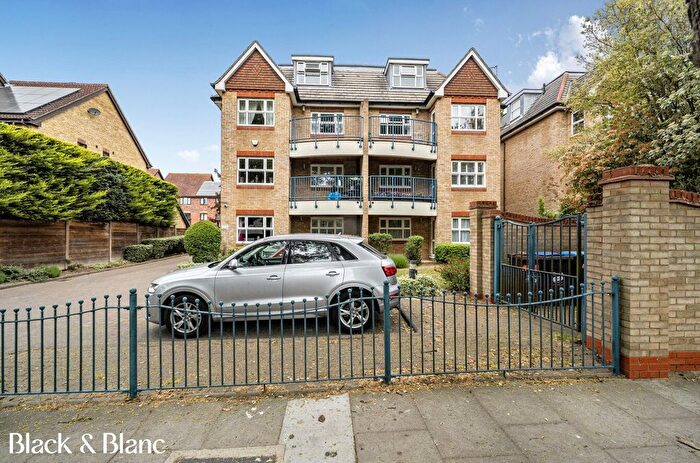 2 Bedroom Flat For Sale In The Avenue, Beckenham, BR3