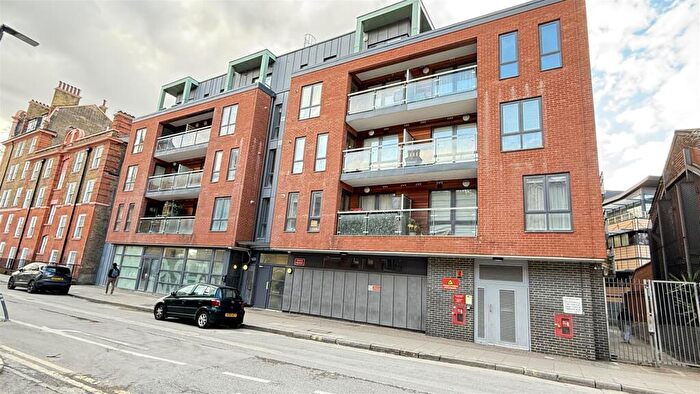 2 Bedroom Flat For Sale In St. Pancras Way, London, NW1