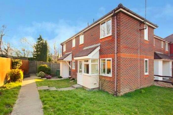 1 Bedroom End Of Terrace House To Rent In Lanyon Close, Horsham, RH12