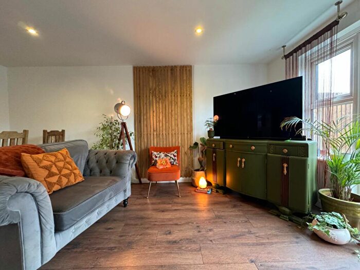 3 Bedroom Town House For Sale In Small Meadow Court, Caerphilly, CF83