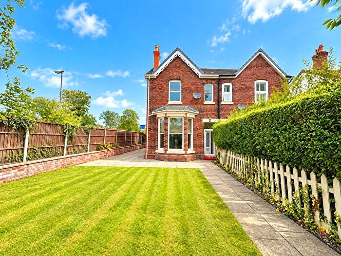 3 Bedroom Semi Detached House For Sale In Lyndale Avenue, Fearnhead, Warrington, WA2