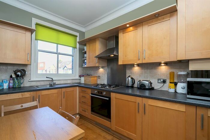 2 Bedroom Flat For Sale In Endlebury Road, London, E4