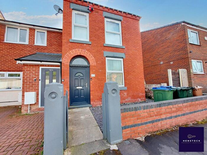 3 Bedroom Semi-Detached House For Sale In Durnford Street, Middleton, Manchester, M24