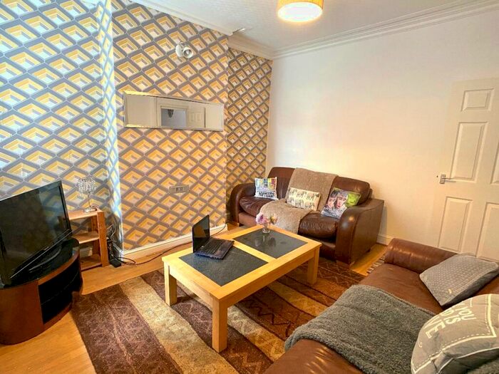 4 Bedroom Semi-Detached House To Rent In Ashfields New Road, Newcastle Under Lyme, ST5