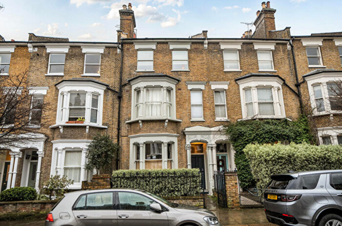 2 Bedroom Apartment For Sale In Shirlock Road, Hampstead Heath, NW3