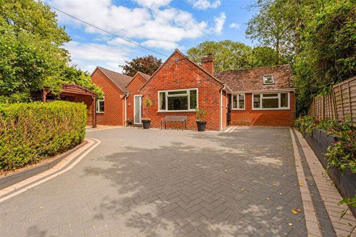 4 Bedroom Bungalow For Sale In Westfield, Oakley, RG23