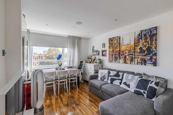 1 Bedroom Flat To Rent In Cobbs Hall, Fulham Palace Road, Fulham, London, SW6