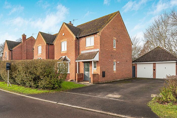 4 Bedroom Detached House For Sale In Bishops Orchard, East Hagbourne, OX11