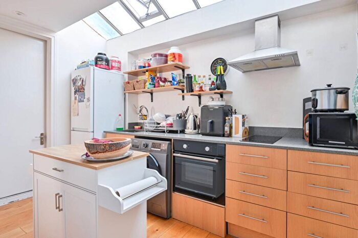 2 Bedroom Flat To Rent In Draymans Mews, Peckham Rye, London, SE15