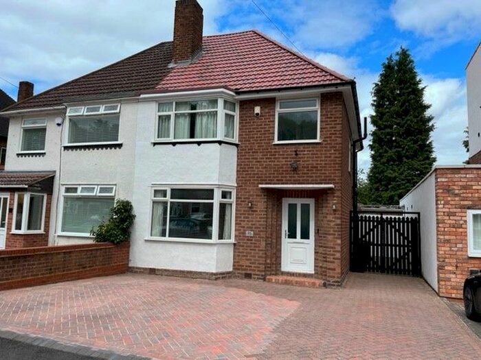 3 Bedroom Semi-Detached House To Rent In Knightsbridge Road, Solihull, B92