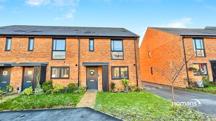3 Bedroom End Of Terrace House For Sale In Divot Way, Basingstoke, Hampshire, RG24