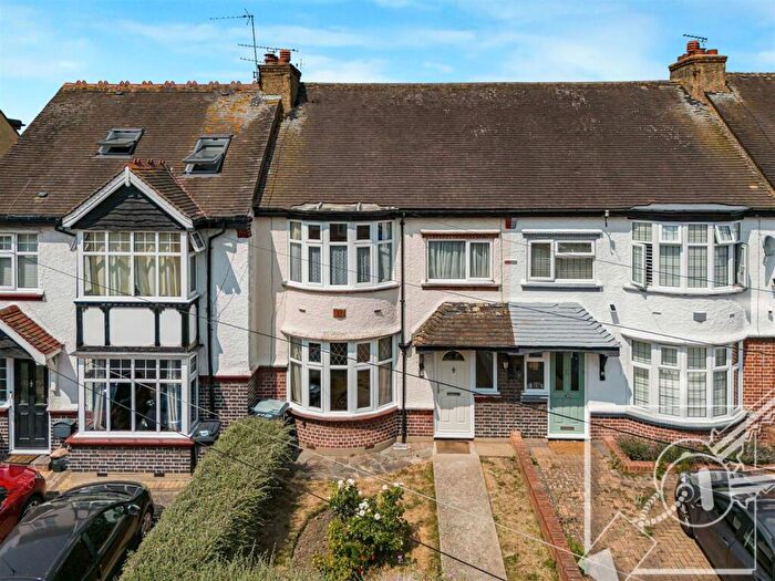 3 Bedroom House For Sale In The Fairway, Gravesend, DA11
