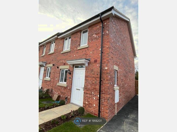2 Bedroom End Of Terrace House To Rent In Swallow Drive, Raunds, Wellingborough, NN9
