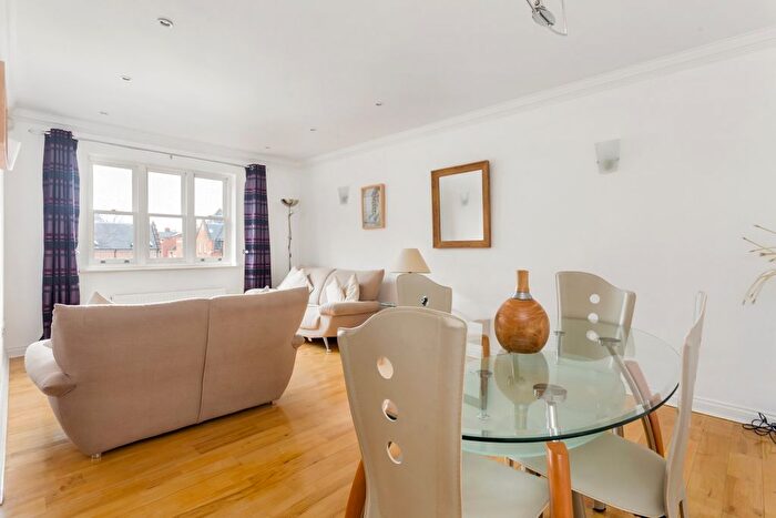 2 Bedroom Flat To Rent In Longbourn, Windsor, SL4