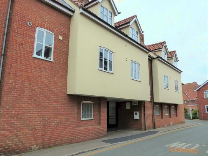 2 Bedroom Apartment To Rent In Cross Lane, Norwich, NR3