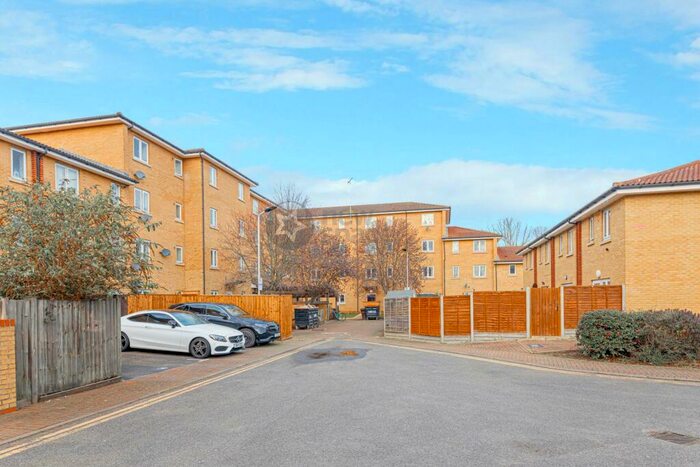 1 Bedroom Flat To Rent In Osborne Road, Hackney, E9