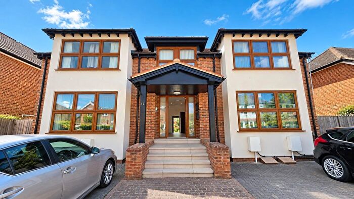 2 Bedroom Flat To Rent In Park Road, Egham, TW20