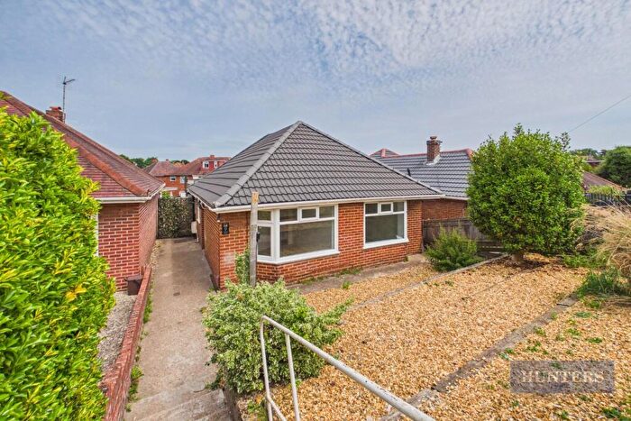 2 Bedroom Bungalow To Rent In Temple Road, Southampton, SO19