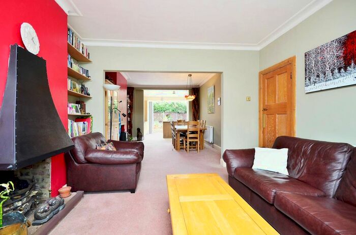 4 Bedroom Semi-Detached House To Rent In Gunnersbury Lane, Acton, London, W3