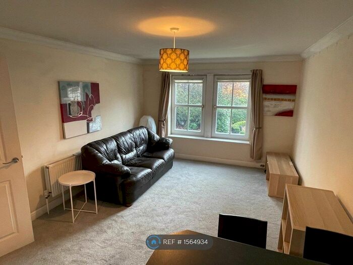2 Bedroom Flat To Rent In Westbury Gardens, Leeds, LS16